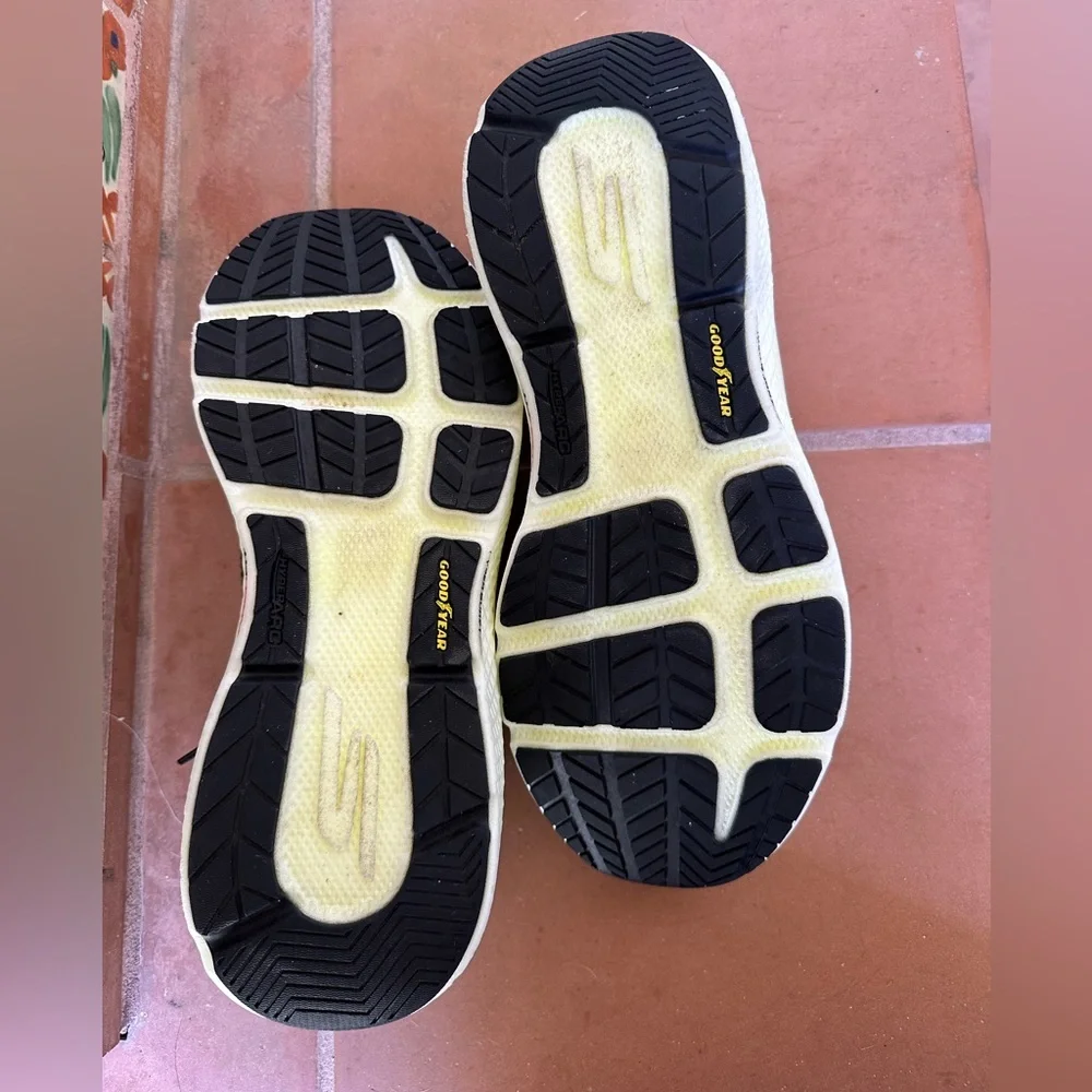 Skechers Archfit Men’s Running sneaker Size 10.5 Black/neon yellow - Picture 5 of 9